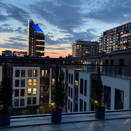 The Giraffe's Apartment *