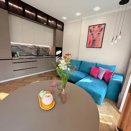 Daire The Giraffe's Sofya