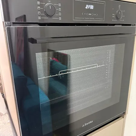 Daire The Giraffe's Sofya