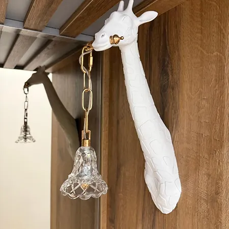 Daire The Giraffe's Sofya